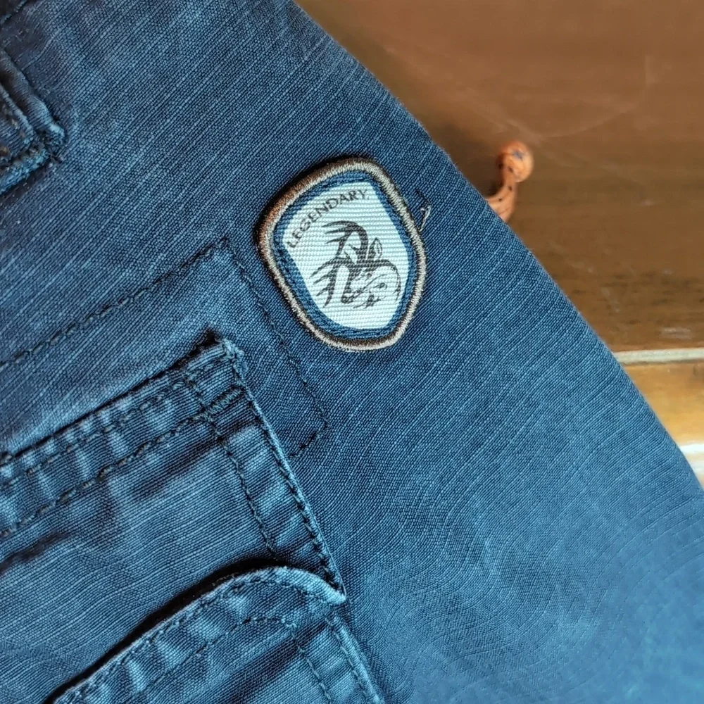 Legendary Whitetails NAVY Cargo Shorts Sz 34